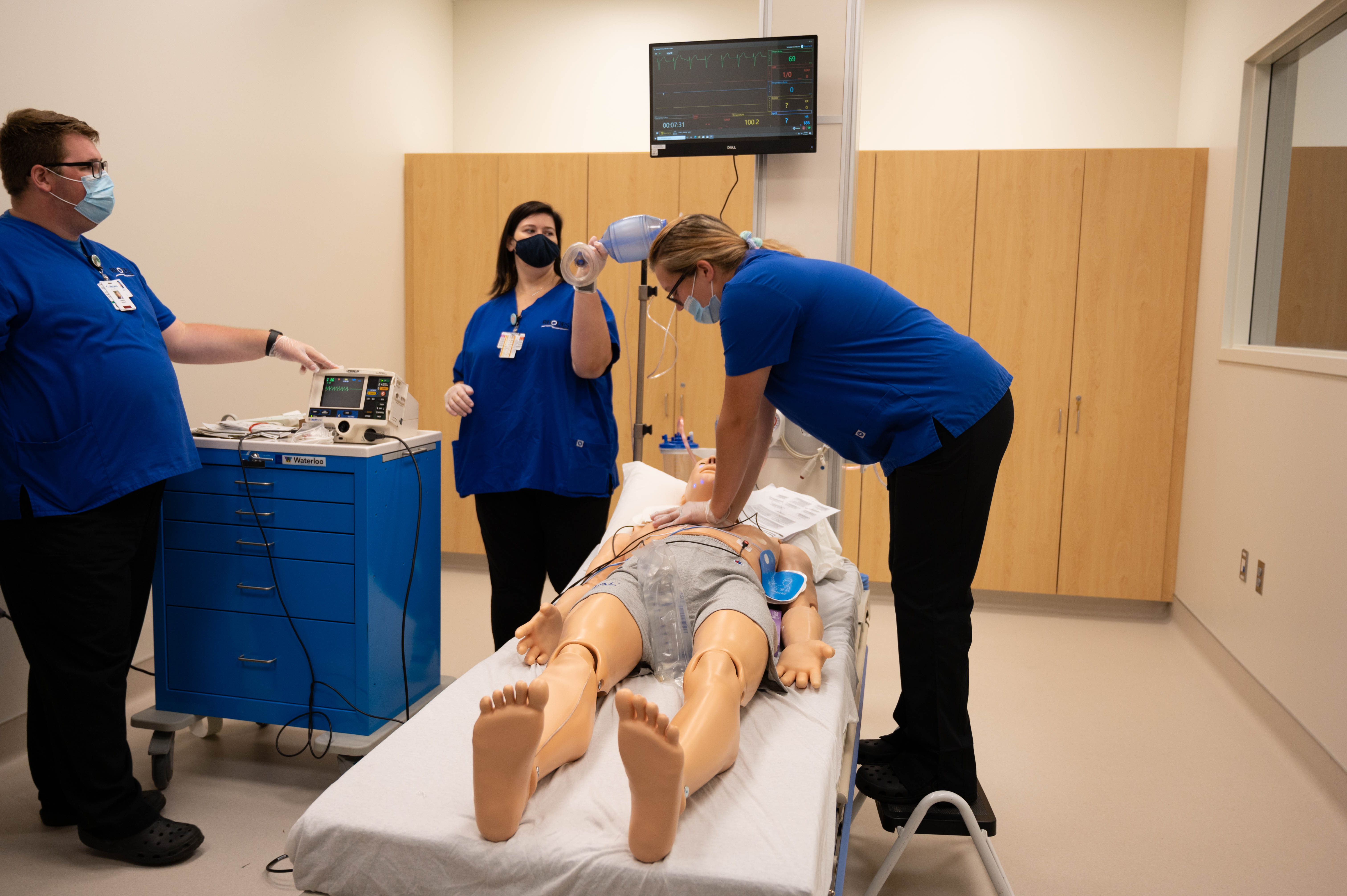 nurses practicing CPR